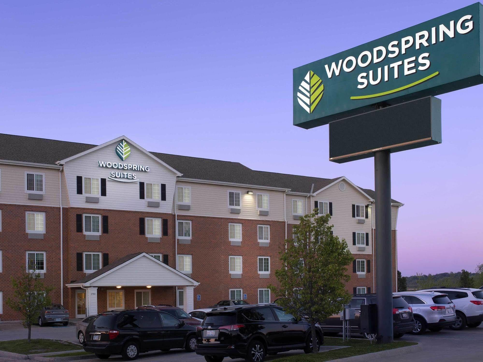 Woodspring Suites Omaha Bellevue, An Extended Stay Hotel エクステリア 写真